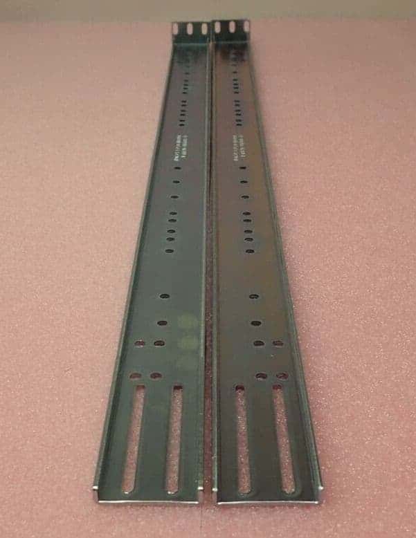 Комплект рельсов Brocade 42-0202402-01 для SAN-коммутатора 1U
